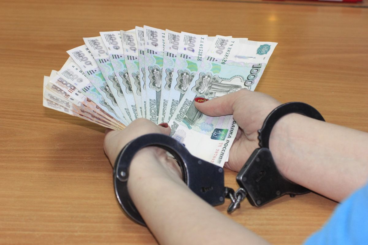 Во Владимирской области семью задержали за незаконное обналичивание 80 миллионов рублей
