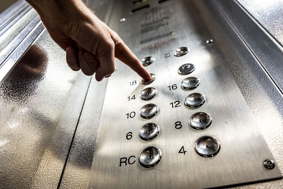Владимирская область получит финансовую поддержку на замену лифтов в многоквартирных домах