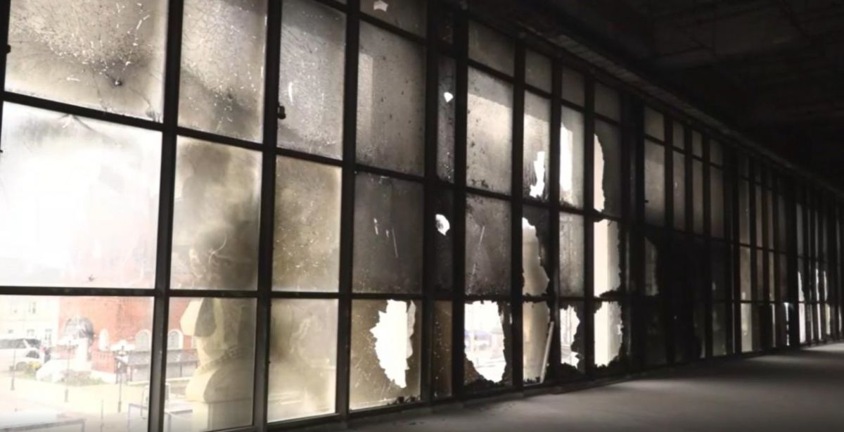 В пострадавшем от пожара драмтеатра во Владимире в ноябре заменят остекление
