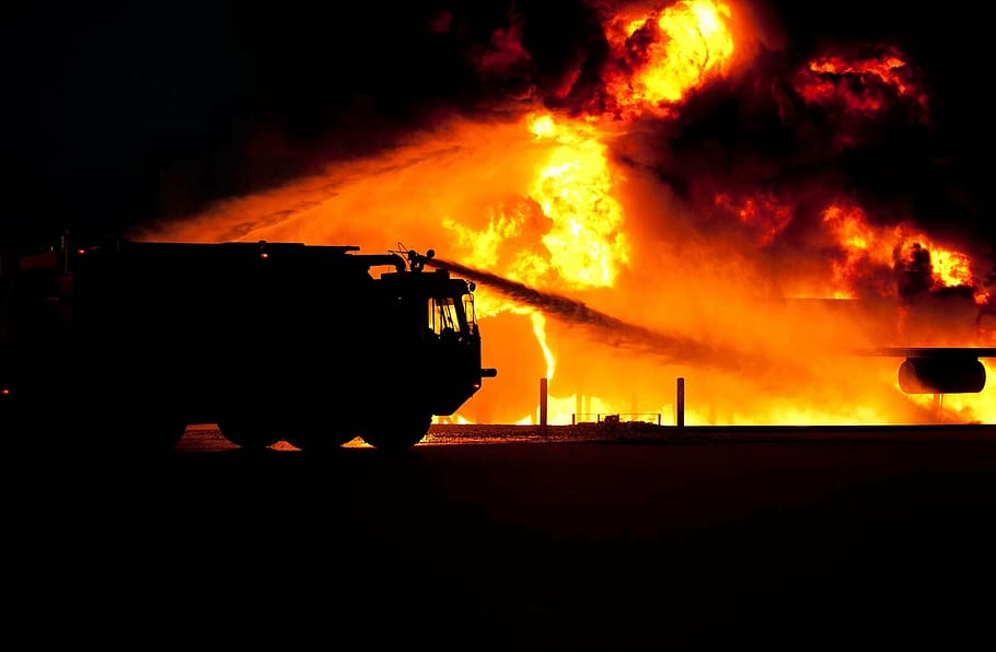 Во Владимирской области ликвидировали крупный пожар на производстве по обработке дерева