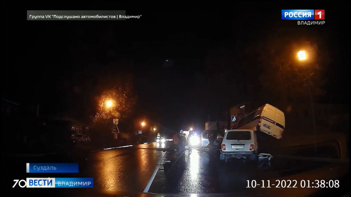 Пьяный водитель ГАЗели протаранил полицейский микроавтобус
