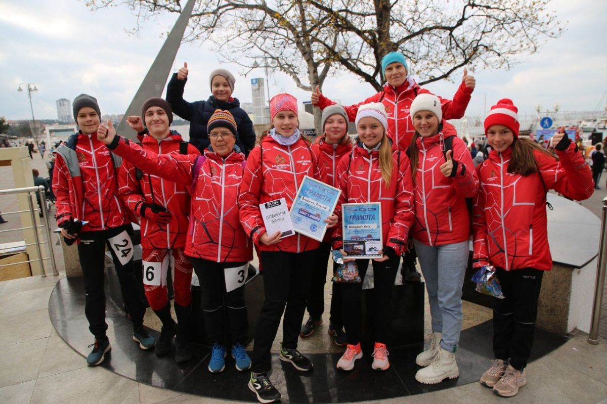 Владимирские спортсмены заняли призовые места в новогоднем забеге в Геленджике