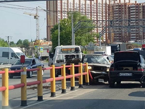 Во Владимирской области на трассе М-7 столкнулись три автомобиля