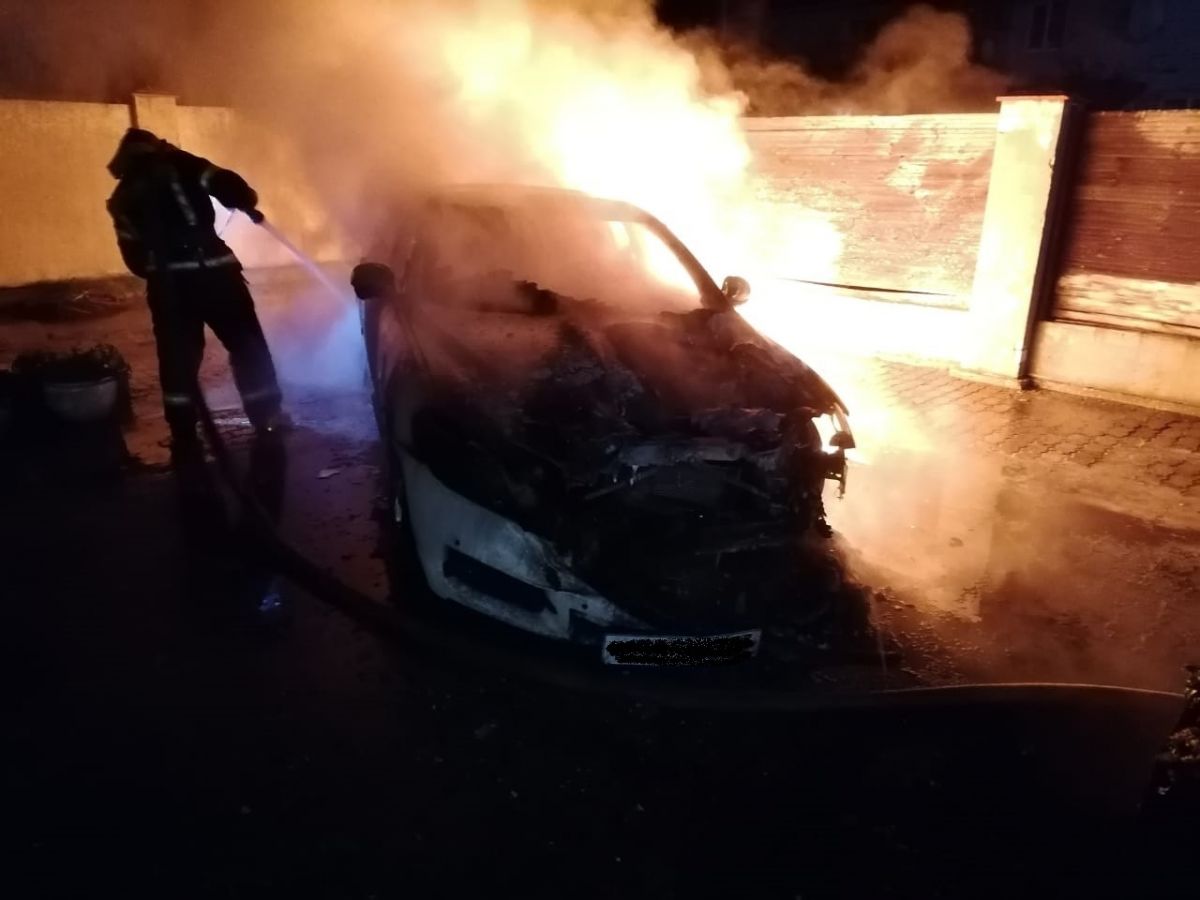Ночью в Петушинском районе сгорел автомобиль