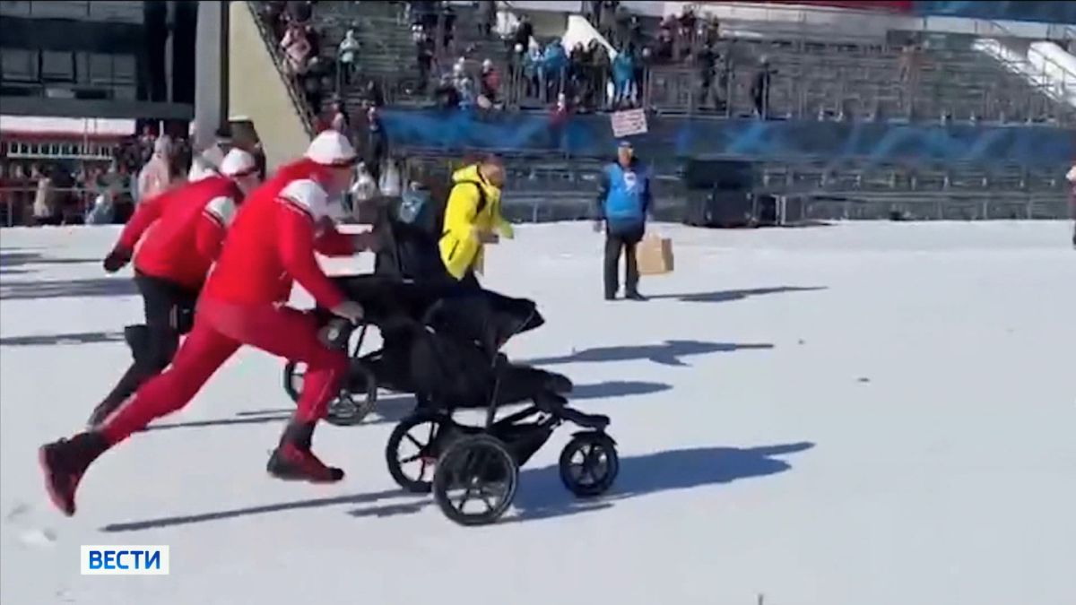 Знаменитый лыжник из Владимирской области Иван Якимушкин принял участие в забавном baby-забеге