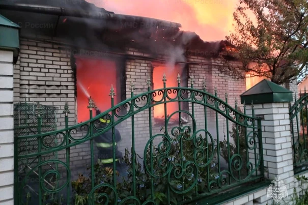 Во Владимирской области горел частный кирпичный дом