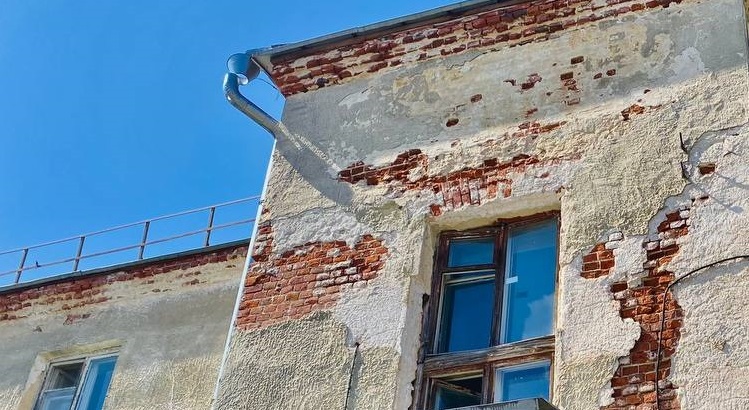 Глава Следкома РФ Александр Бастрыкин поручил провести проверку информации о разваливающемся доме во Владимире