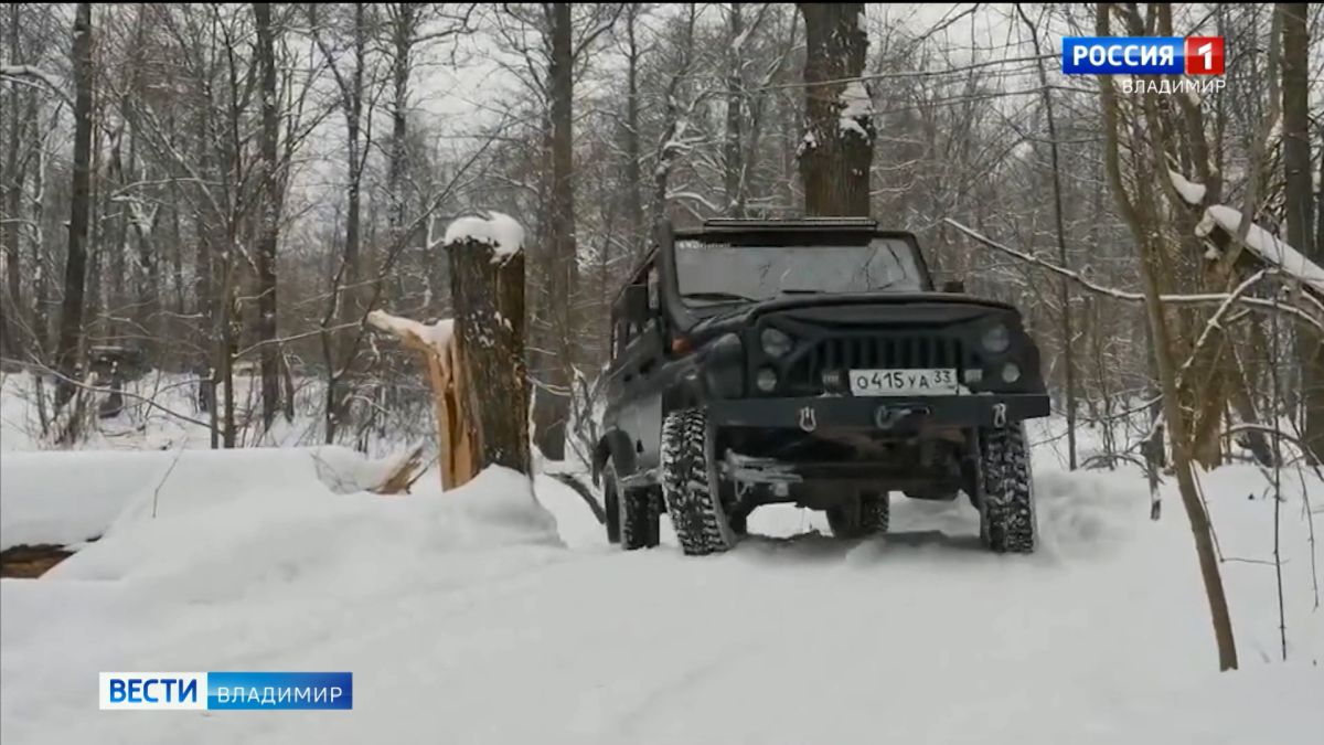 Во Владимирской области джиперы устроили праздник прощания с зимним бездорожьем