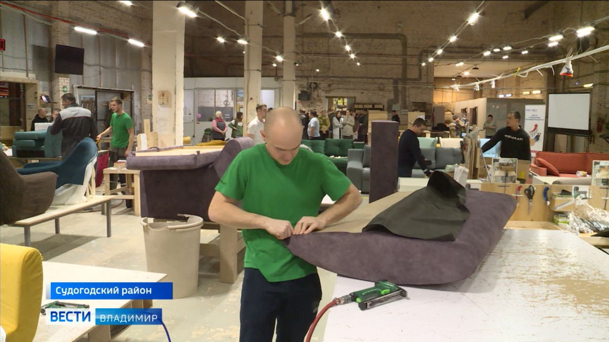 В деревне Бараки Владимирской области стремительно развивается мебельное производство 
