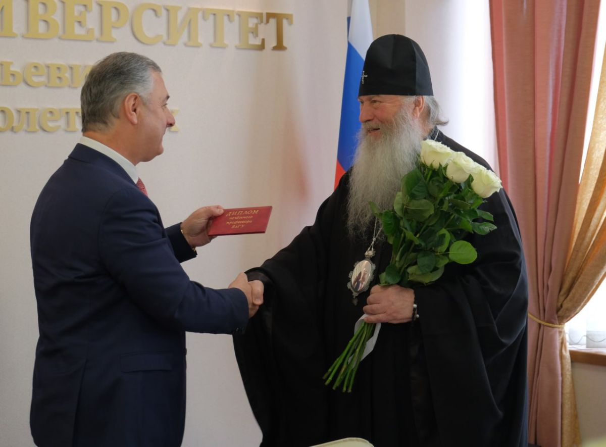 Митрополит Владимирский и Суздальский Тихон удостоен звания почетного профессора ВлГУ