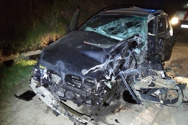 Во Владимире погиб водитель врезавшейся в гаражи иномарки