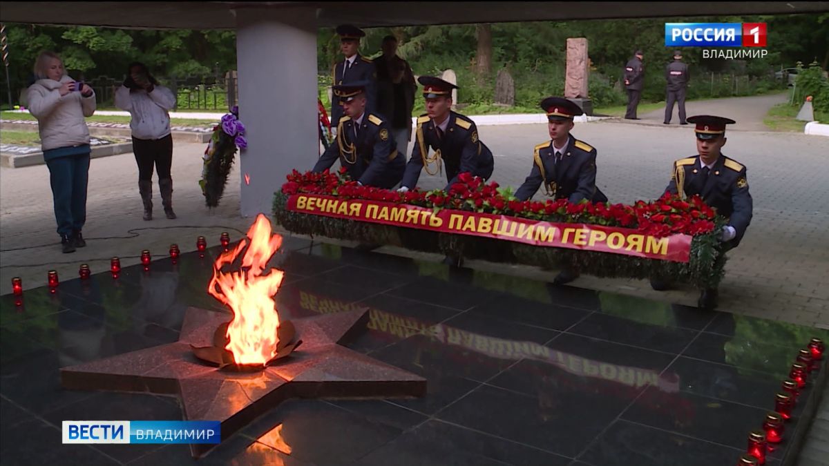На Князь-Владимирском кладбище почтили память погибшим в Великой Отечественной войне