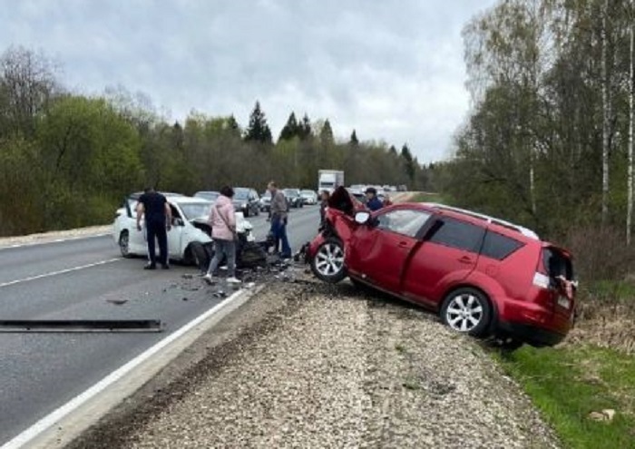 Водитель иномарки погиб в лобовом столкновении во Владимирской области