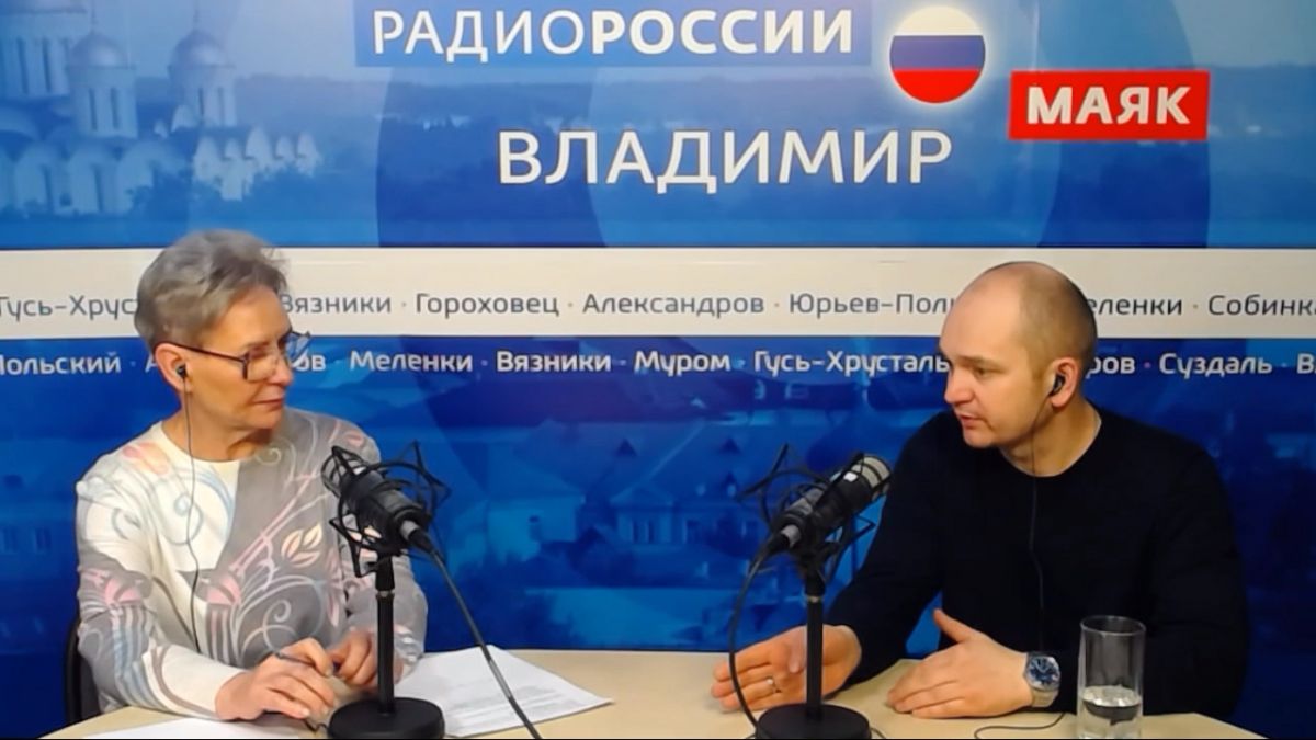 Денис Ломтев отвечает на вопросы жителей Владимирской области, касающиеся земельных отношений