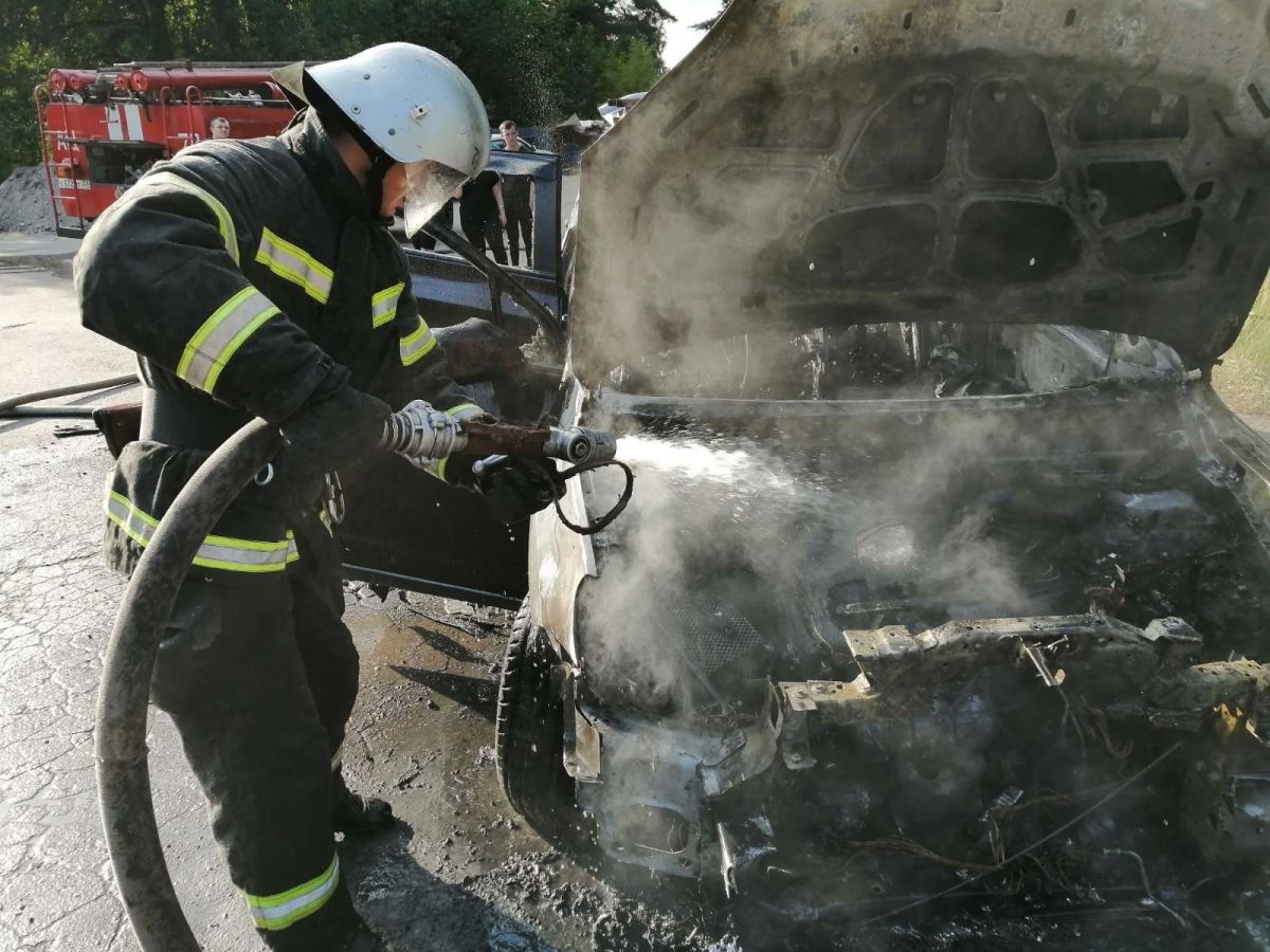 На улице Собинки сгорел автомобиль