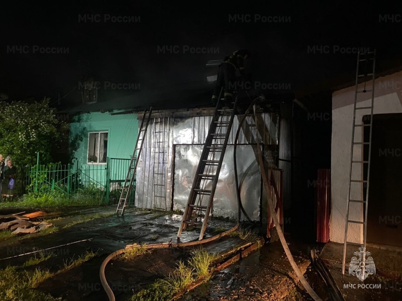 При пожаре в жилом доме, сотрудники МЧС по Владимирской области спасли одного ребенка
