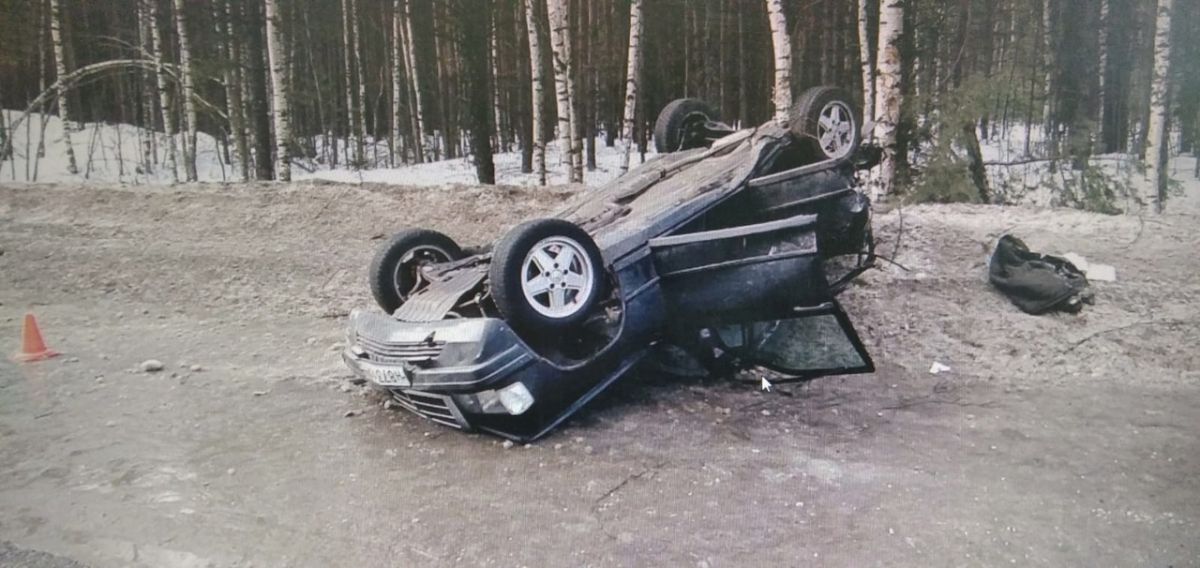 В Муромском районе Владимирской области перевернулся "Мерседес", пассажир получил серьезные травмы