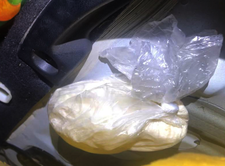 Во Владимирской области полиция нашла в сиденье автомобиля крупную партию наркотика