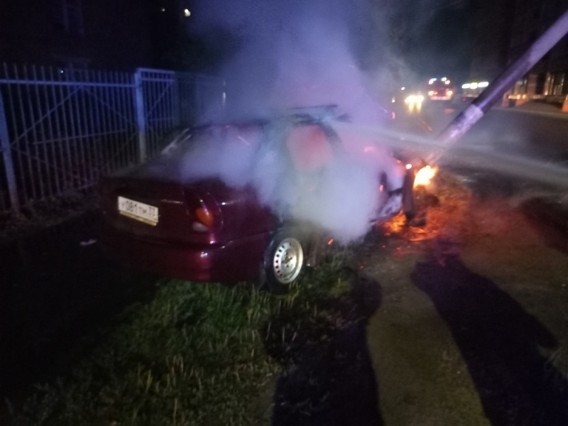 В результате ДТП сгорел автомобиль в Александрове