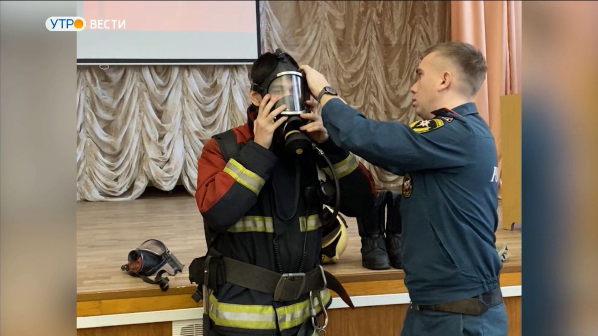 Владимирские спасатели научили студентов и добровольцев оказывать первую медицинскую помощь