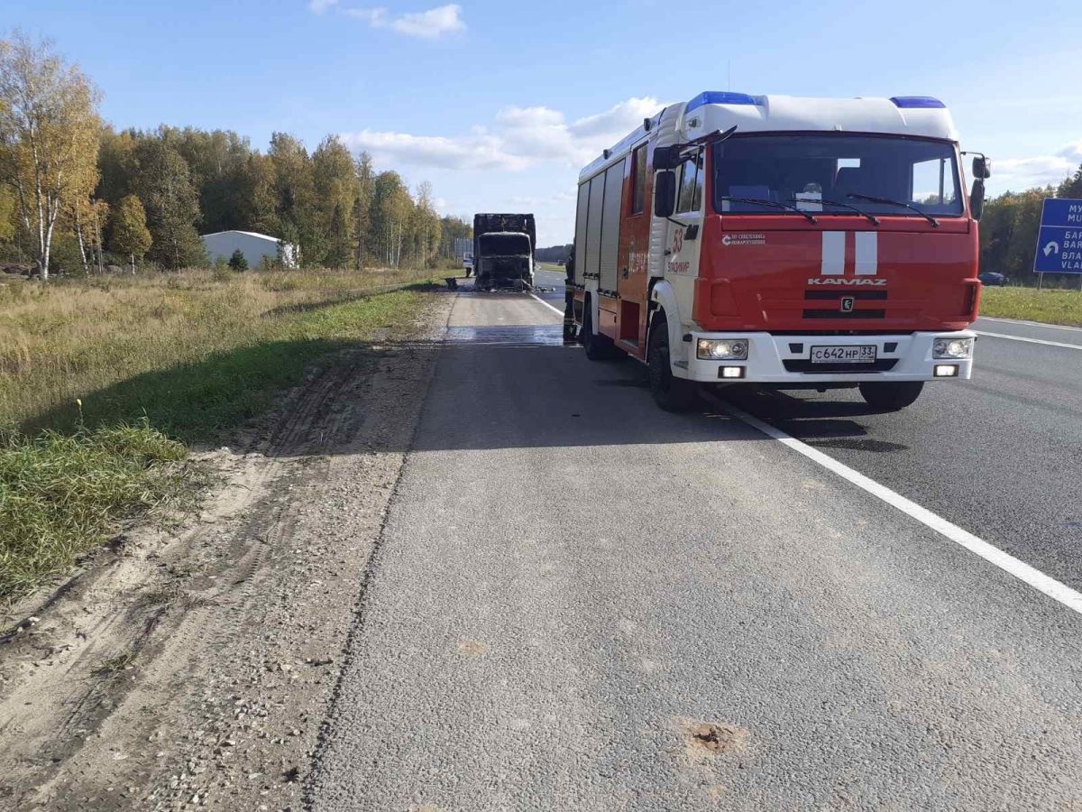 На трассе Владимир-Муром-Арзамас загорелся грузовой автомобиль