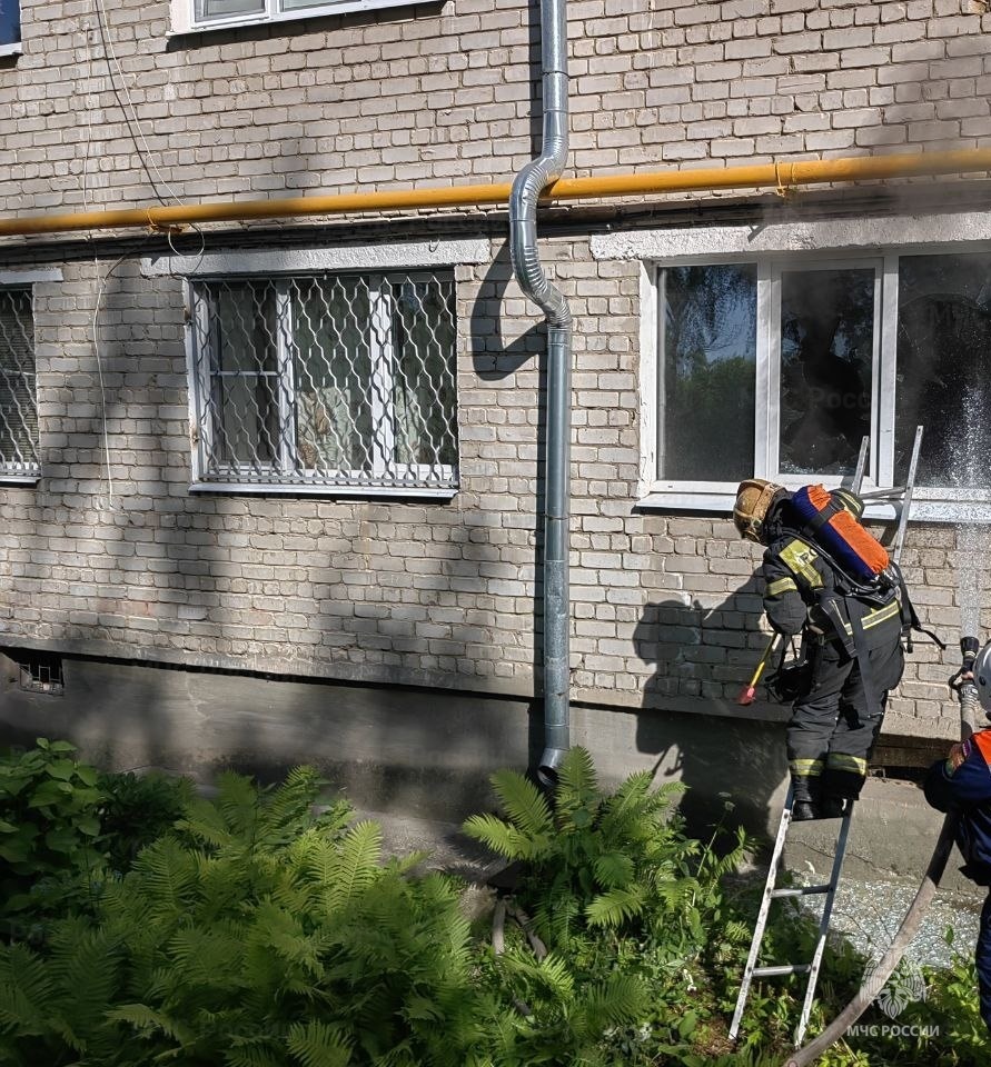 Во Владимирской области при пожаре в жилом доме эвакуировано 14 человек, из них 2 ребенка