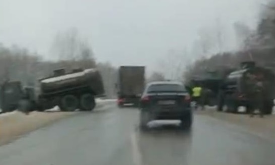 Во Владимирской области произошло ДТП с колонной армейских грузовиков