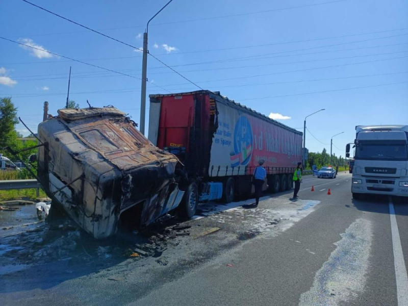 В ДТП на трассе М-7 в Вязниковском районе погиб водитель фуры