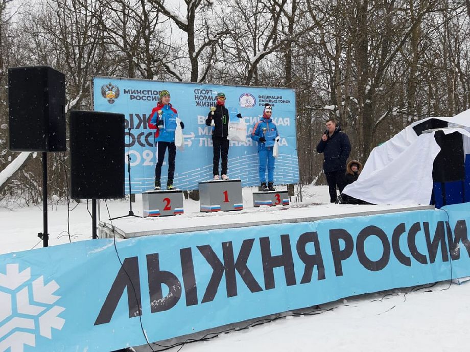 Полторы тысячи владимирцев приняли участие в самой массовой лыжной гонке "Лыжня России"
