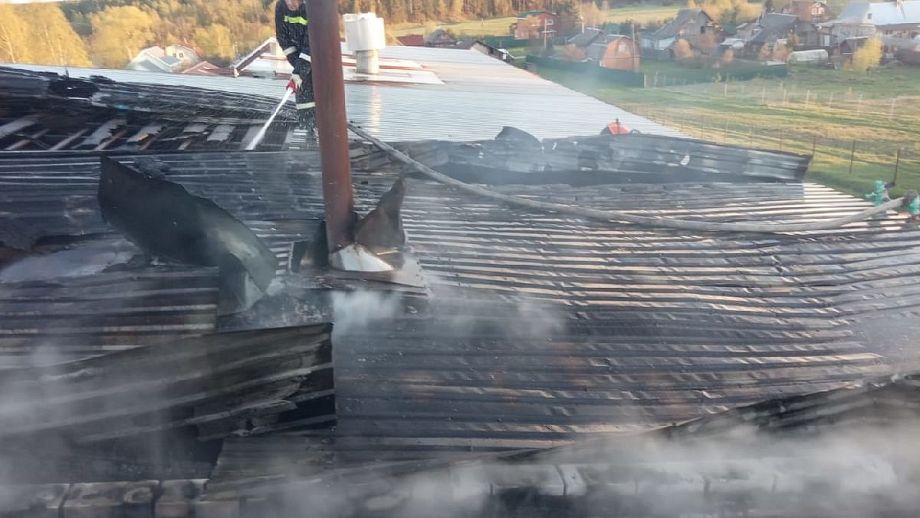 В Киржачском районе огнеборцы ликвидировали крупный пожар в производственном здании