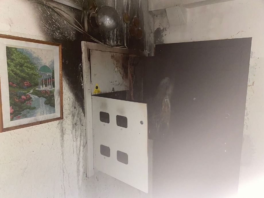 В Кольчугино в многоквартирном жилом доме сгорел электросчетчик
