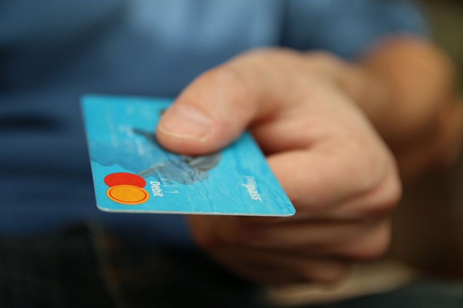 Во Владимирской области воруют деньги с потерянных банковских карт и одолженных телефонов