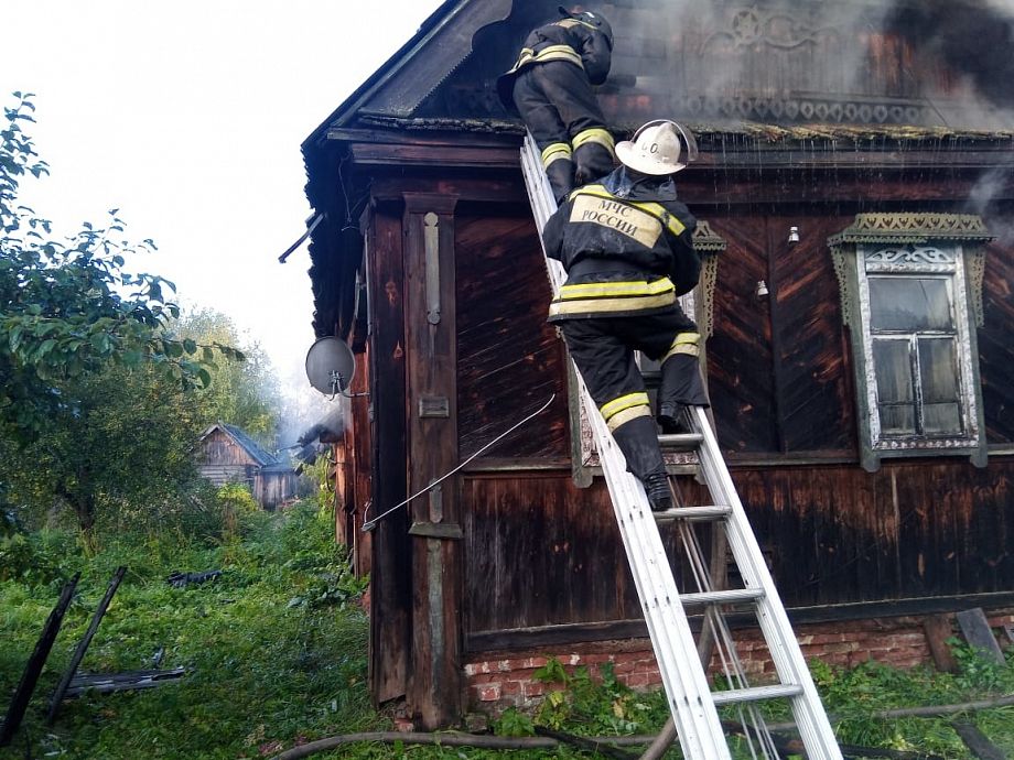 При пожаре во Владимирской области пострадала 58-летняя женщина 
