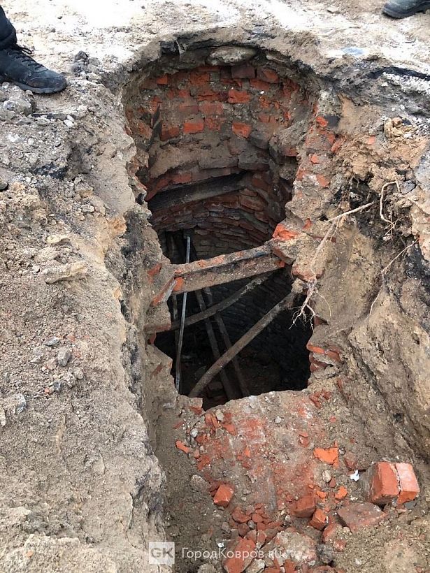 В Коврове при ремонте Павловского моста строители обнаружили старинный колодец