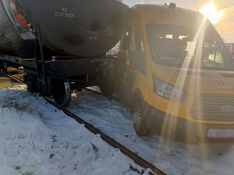 Появились подробности столкновения поезда и микроавтобуса для перевозки детей во Владимирской области 