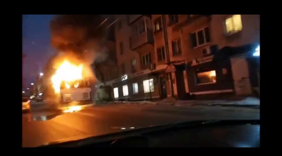 Во Владимире загорелся автобус на улице Мира