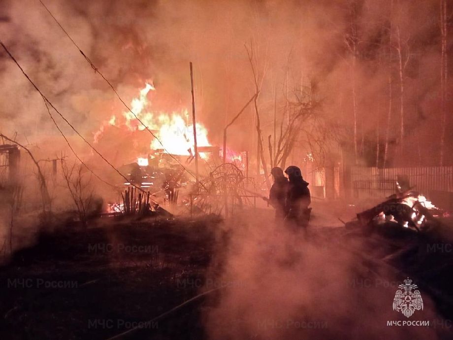 Во Владимирской области на дачном участке произошел крупный пожар