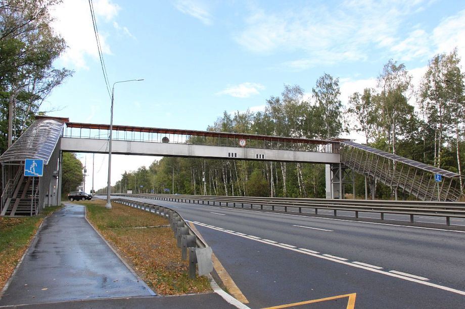 На федеральной трассе М-7 во Владимирской области до конца 2023 года установят шесть надземных пешеходных переходов