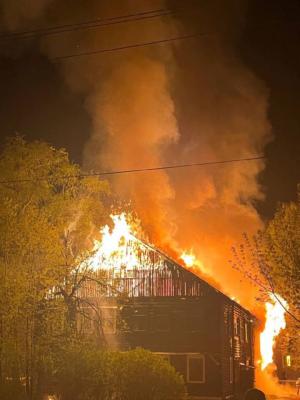 Во Владимирской области сгорело заброшенное здание
