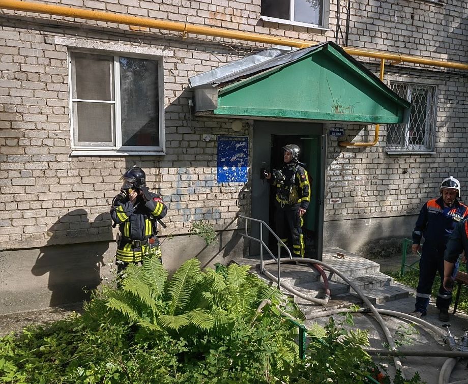 В Александрове с места пожара сотрудники МЧС спасли двух человек