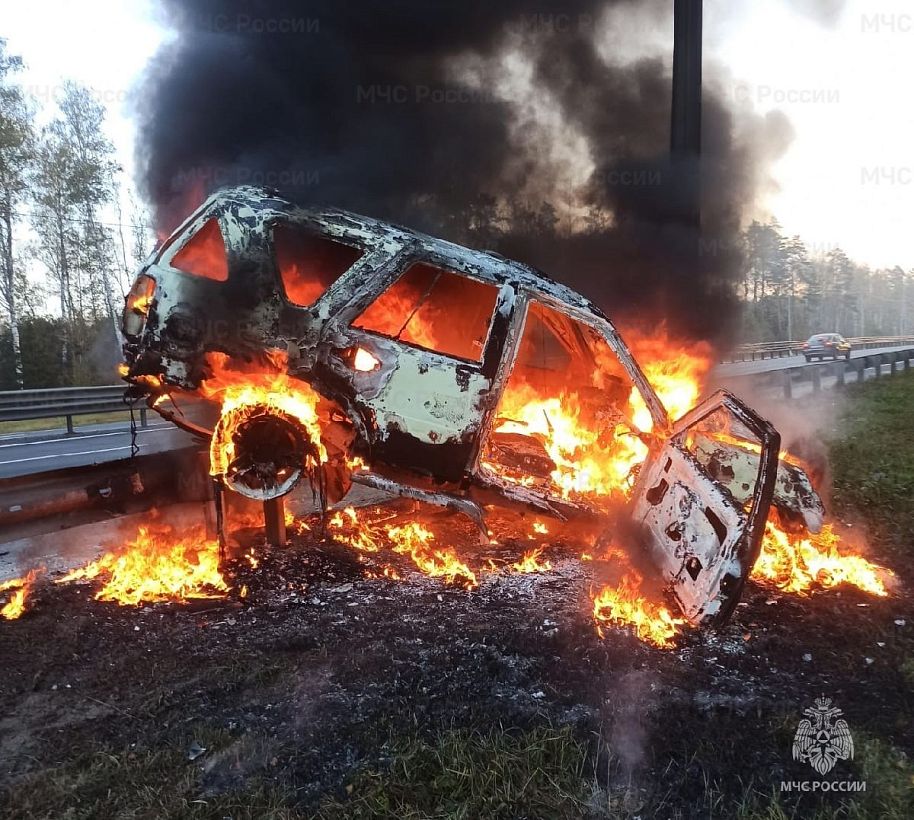 В Петушинском районе в результате ДТП сгорел легковой автомобиль
