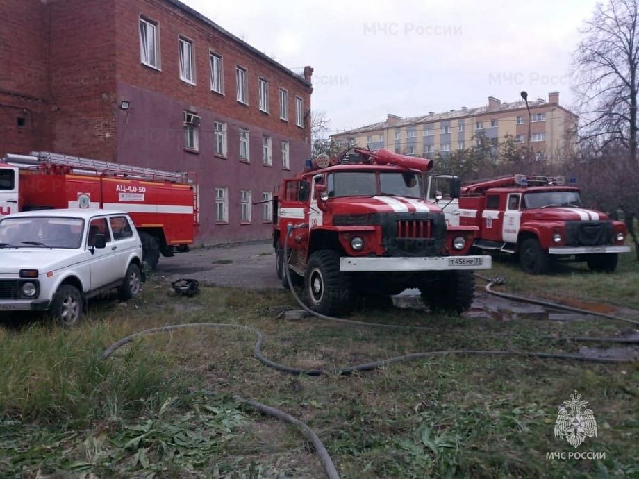 Пожар на ткацкой фабрике во Владимирской области тушили 42 человека