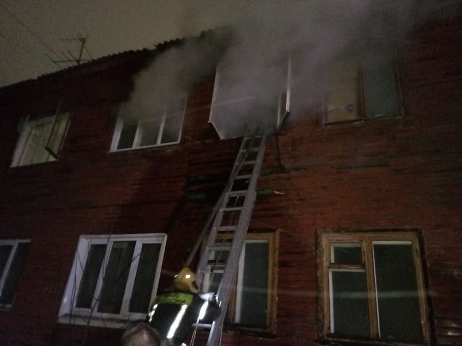 Во Владимире из-за ночного пожара на улице Полины Осипенко было эвакуировано 10 человек
